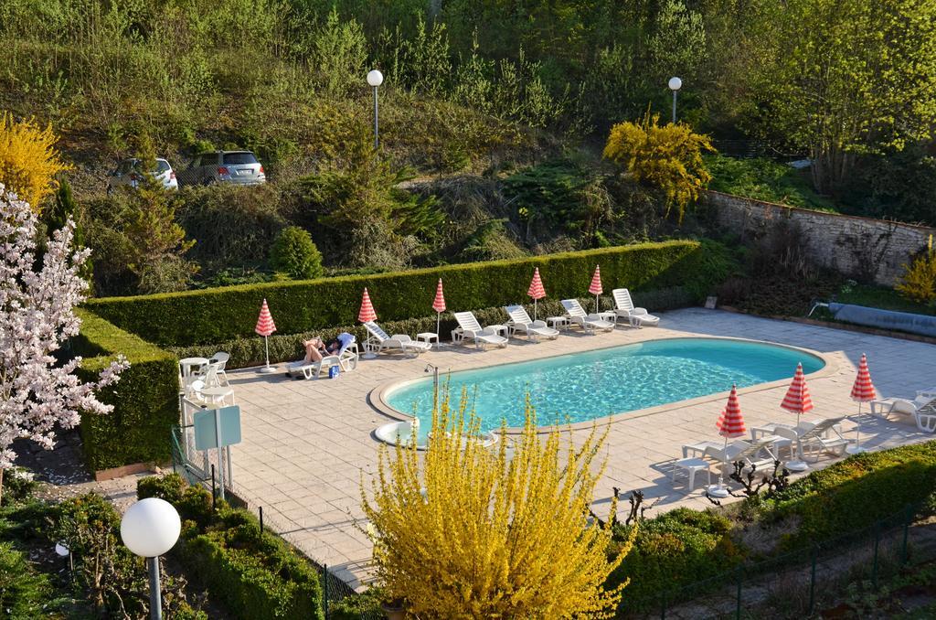 Hôtel et Studios d'Orfeuil Bourbonne-les-Bains Exterior foto